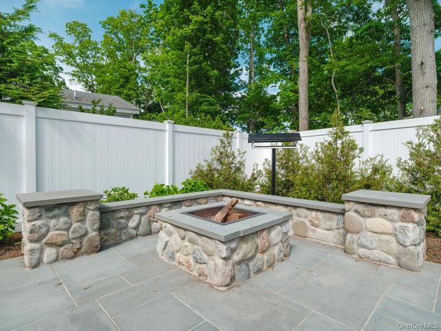 4525 S Harbor Road, Southold, NY 11971