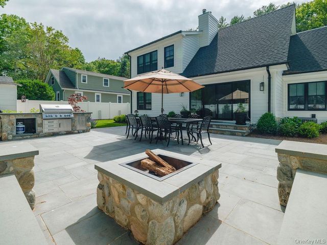 4525 S Harbor Road, Southold, NY 11971