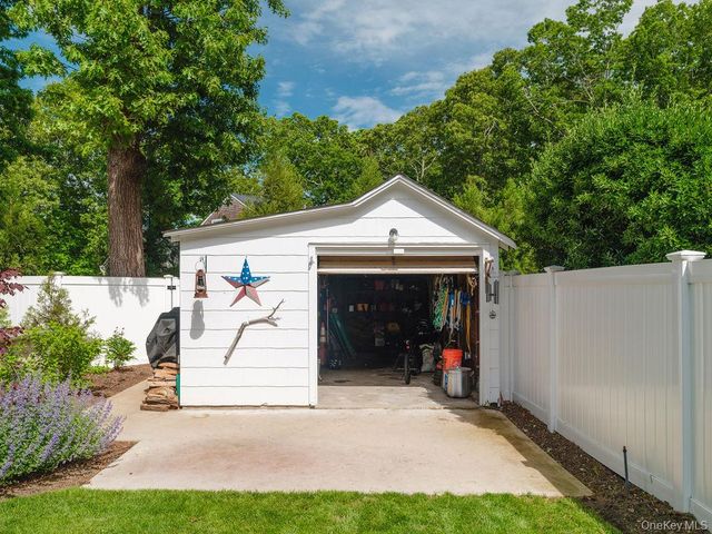 4525 S Harbor Road, Southold, NY 11971
