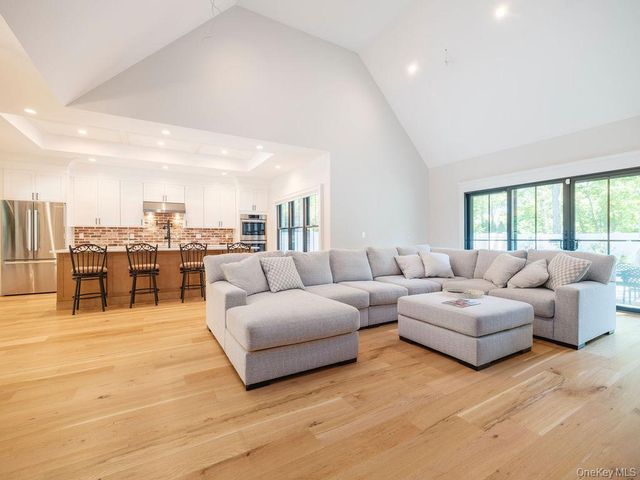 4525 S Harbor Road, Southold, NY 11971
