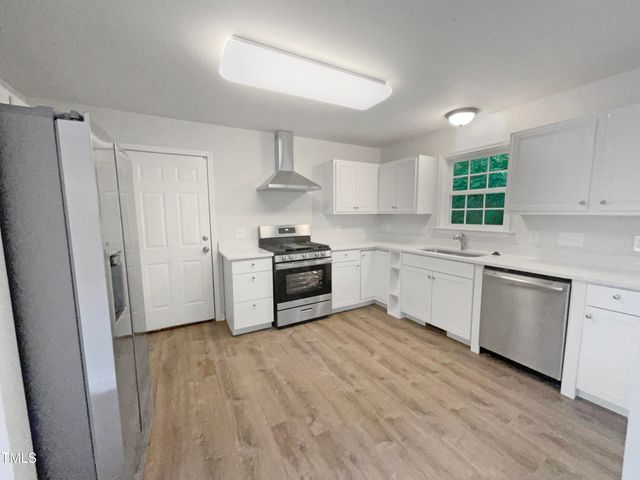 517 Hidden Cellars Drive, Holly Springs, NC 27540