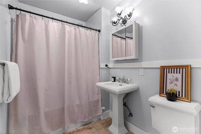 631 N Steele Street, Tacoma, WA 98406