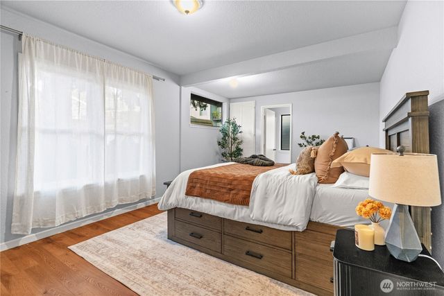 631 N Steele Street, Tacoma, WA 98406