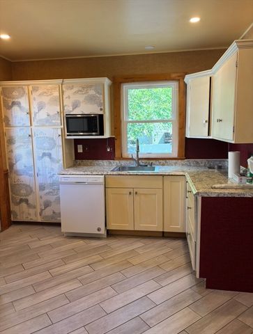 13 Moulton St, Lynn, MA 01905