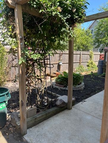 13 Moulton St, Lynn, MA 01905