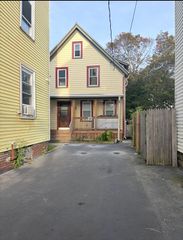 13 Moulton St, Lynn, MA 01905