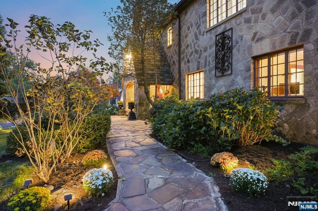 136 Summit Avenue, Montclair, NJ 07043