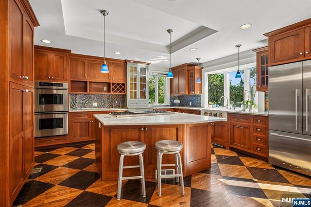 136 Summit Avenue, Montclair, NJ 07043
