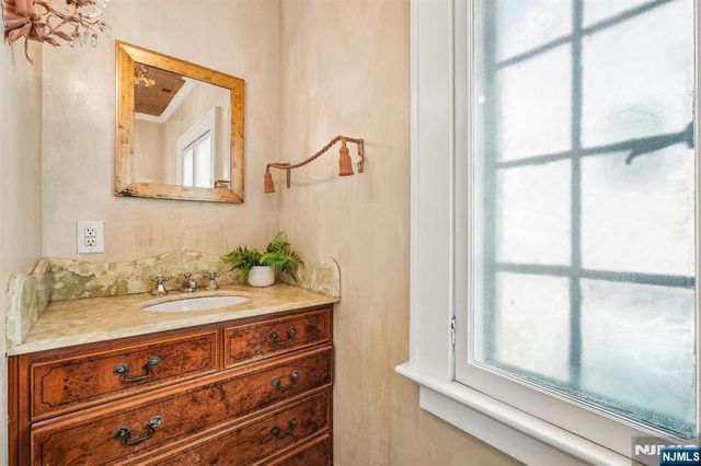 136 Summit Avenue, Montclair, NJ 07043