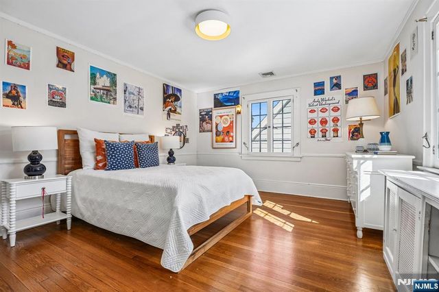 136 Summit Avenue, Montclair, NJ 07043