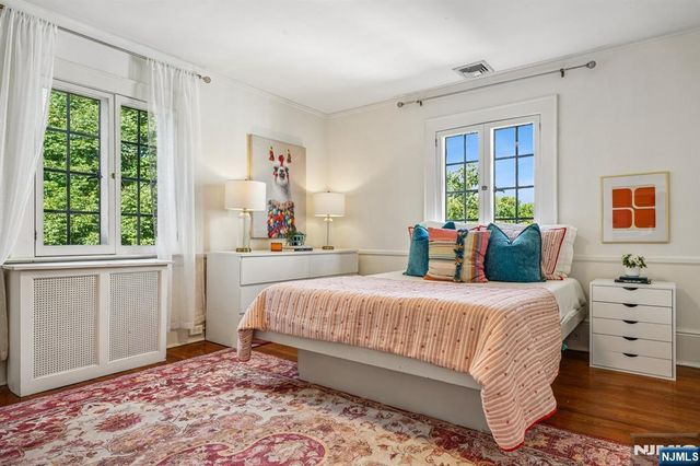 136 Summit Avenue, Montclair, NJ 07043