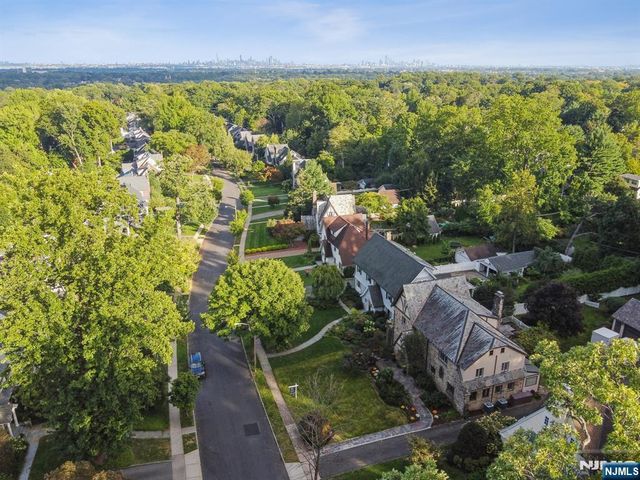 136 Summit Avenue, Montclair, NJ 07043