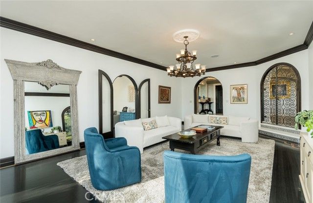 330 Kempton Road, Glendale, CA 91202