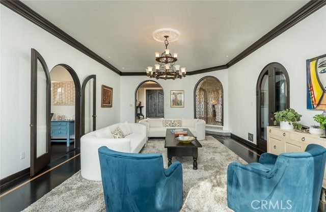 330 Kempton Road, Glendale, CA 91202