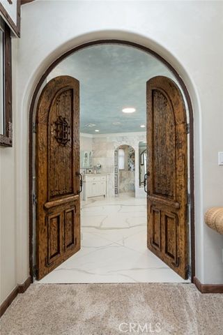 330 Kempton Road, Glendale, CA 91202