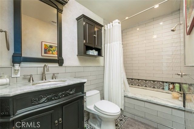 330 Kempton Road, Glendale, CA 91202