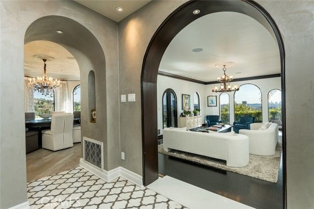 330 Kempton Road, Glendale, CA 91202