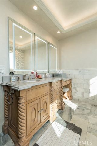 330 Kempton Road, Glendale, CA 91202