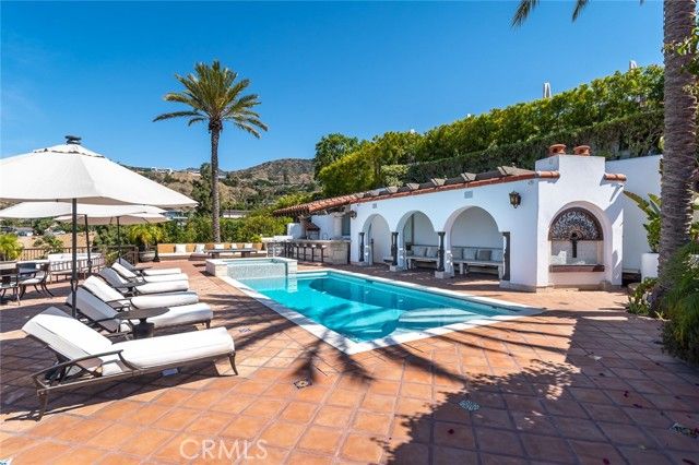 330 Kempton Road, Glendale, CA 91202