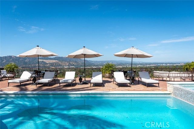 330 Kempton Road, Glendale, CA 91202