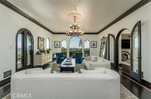 330 Kempton Road, Glendale, CA 91202