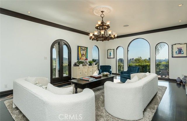 330 Kempton Road, Glendale, CA 91202