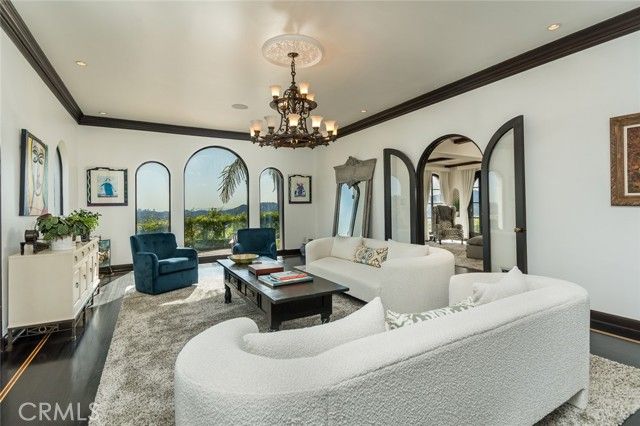 330 Kempton Road, Glendale, CA 91202