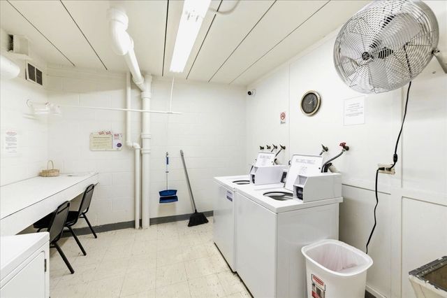 1311 S Finley Road 203, Lombard, IL 60148