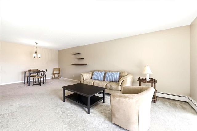 1311 S Finley Road 203, Lombard, IL 60148