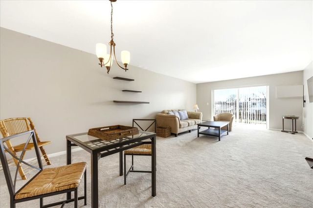 1311 S Finley Road 203, Lombard, IL 60148