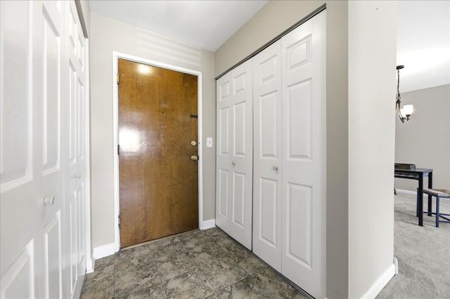 1311 S Finley Road 203, Lombard, IL 60148