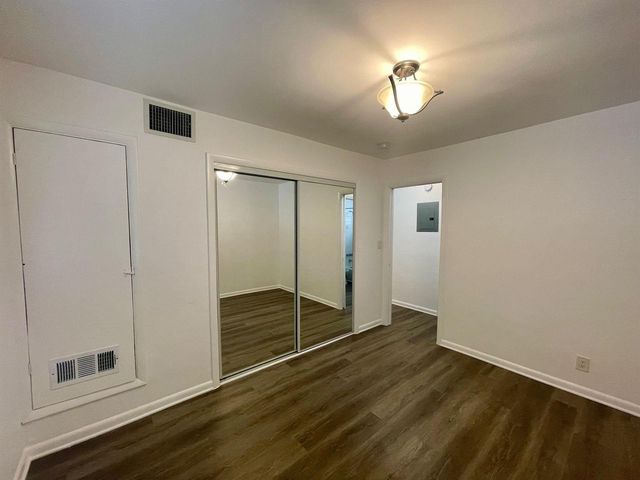 1704 NE 9th Street, Fort Lauderdale, FL 33304