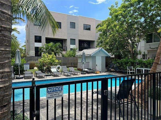 1704 NE 9th Street, Fort Lauderdale, FL 33304