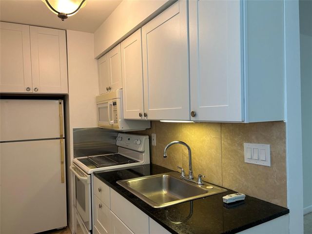 1704 NE 9th Street, Fort Lauderdale, FL 33304
