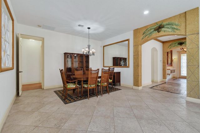 120 NW Willow Grove Avenue, Port St. Lucie, FL 34986
