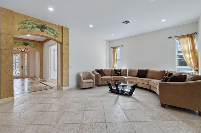 120 NW Willow Grove Avenue, Port St. Lucie, FL 34986