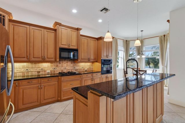 120 NW Willow Grove Avenue, Port St. Lucie, FL 34986