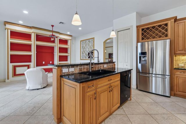 120 NW Willow Grove Avenue, Port St. Lucie, FL 34986