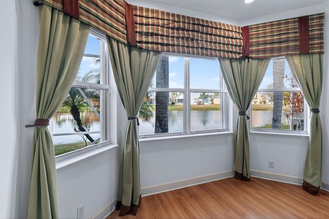 120 NW Willow Grove Avenue, Port St. Lucie, FL 34986