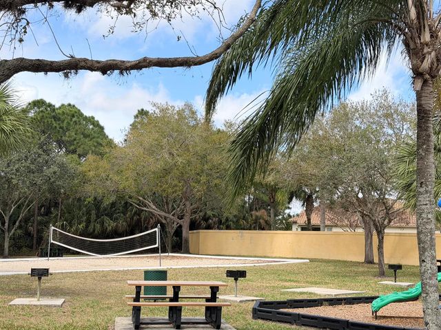 120 NW Willow Grove Avenue, Port St. Lucie, FL 34986