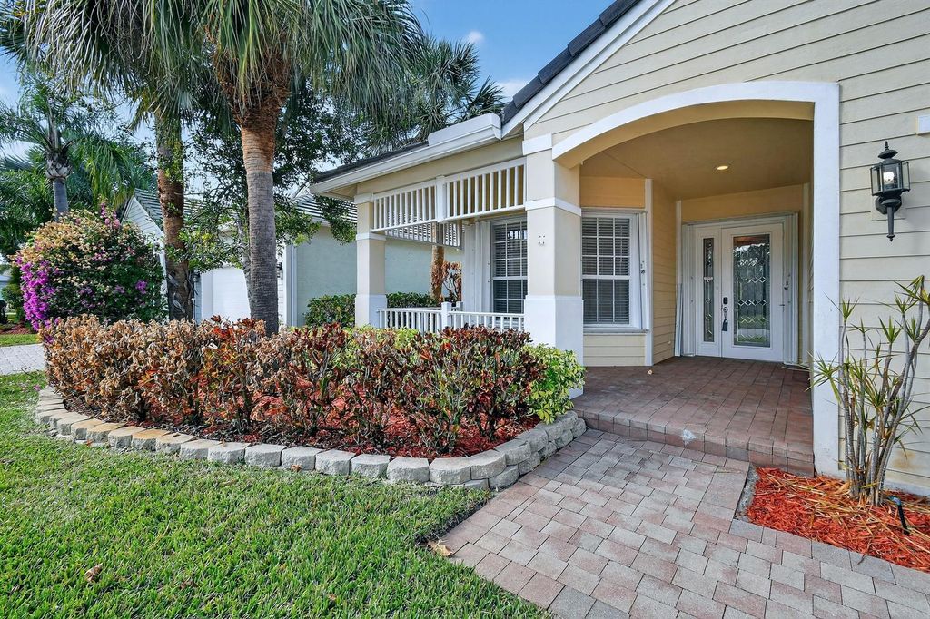 120 NW Willow Grove Avenue, Port St. Lucie, FL 34986