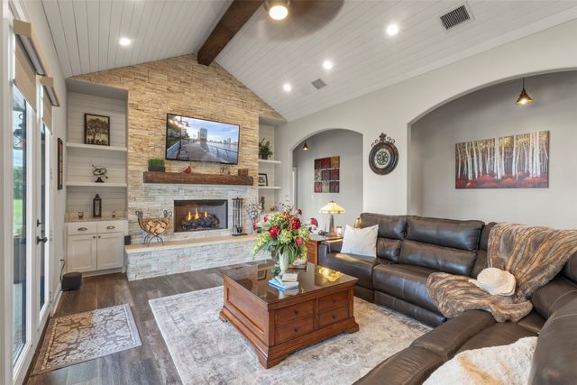 10078 Farmington Road, Van Alstyne, TX 75495