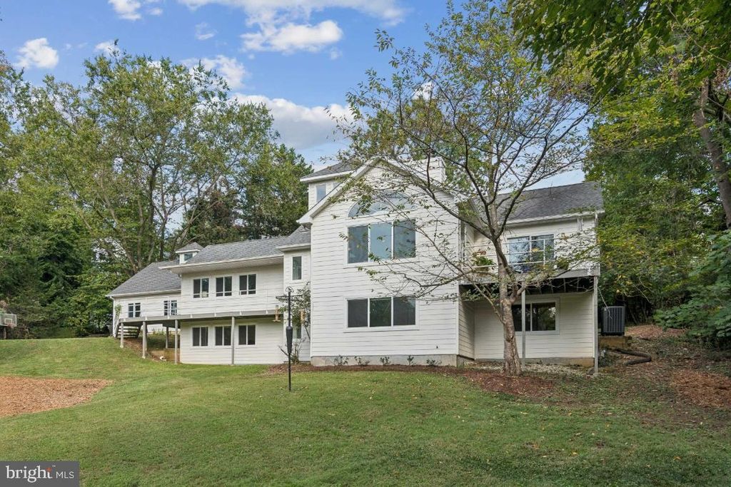 2102 SOUTH RD, Baltimore, MD 21209