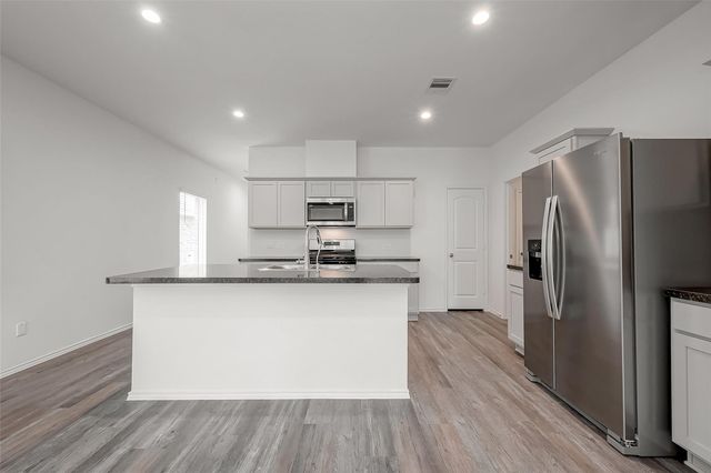 5619 Vintage Oakmont Drive, Spring, TX 77373