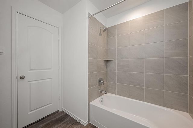 5619 Vintage Oakmont Drive, Spring, TX 77373