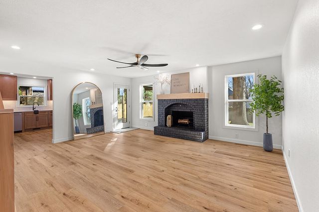 2340 S Nolting Avenue, Springfield, MO 65807