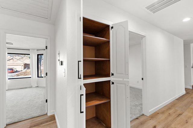 2340 S Nolting Avenue, Springfield, MO 65807