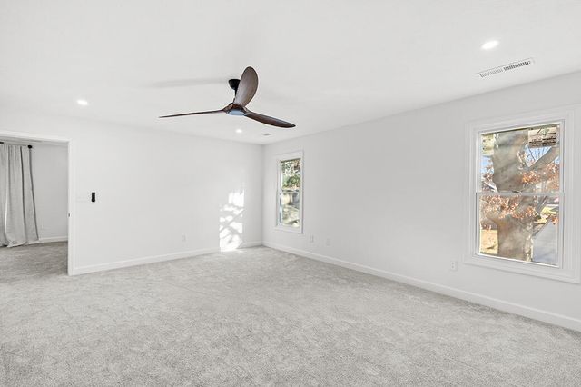 2340 S Nolting Avenue, Springfield, MO 65807