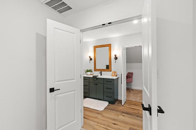 2340 S Nolting Avenue, Springfield, MO 65807