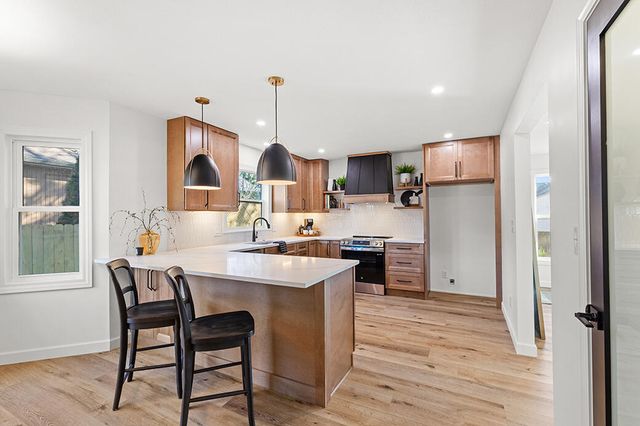 2340 S Nolting Avenue, Springfield, MO 65807